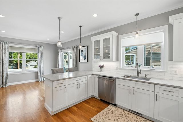 706 Main St A, Wakefield, MA 01880