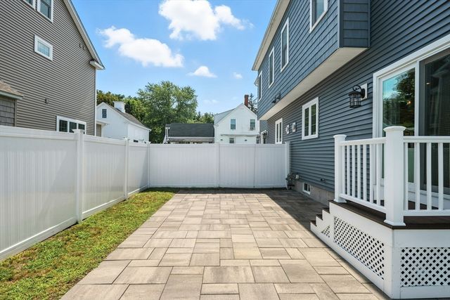 706 Main St A, Wakefield, MA 01880