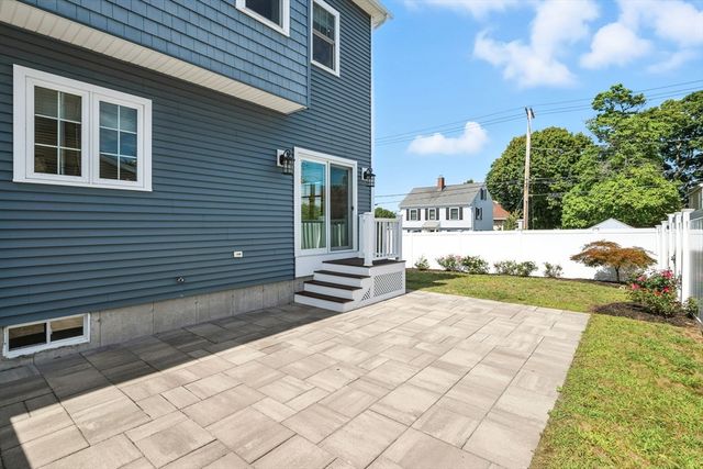 706 Main St A, Wakefield, MA 01880