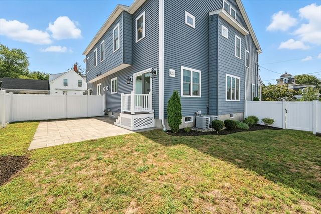 706 Main St A, Wakefield, MA 01880