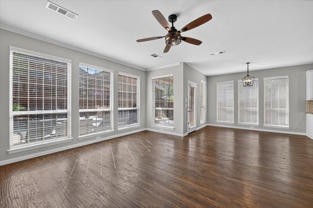 8417 Bayberry Avenue, Lantana, TX 76226