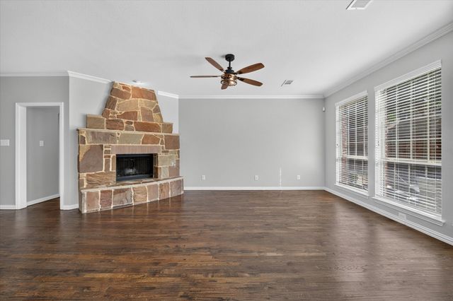 8417 Bayberry Avenue, Lantana, TX 76226