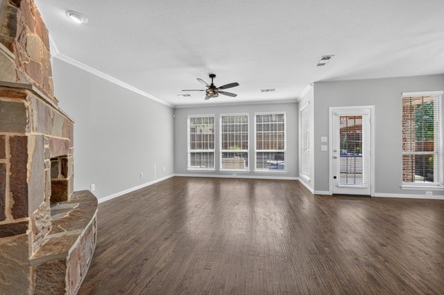 8417 Bayberry Avenue, Lantana, TX 76226
