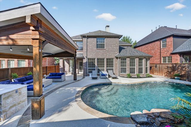 8417 Bayberry Avenue, Lantana, TX 76226