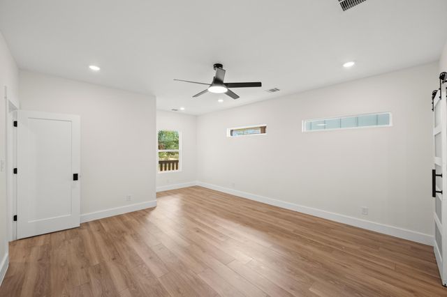 2102 S Church ST, Georgetown, TX 78626