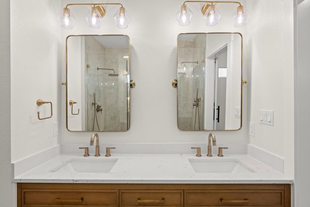 2102 S Church ST, Georgetown, TX 78626