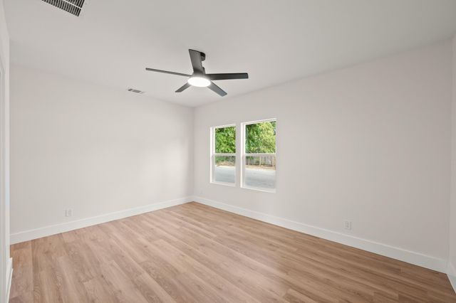 2102 S Church ST, Georgetown, TX 78626