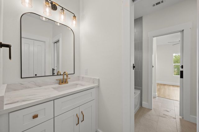 2102 S Church ST, Georgetown, TX 78626
