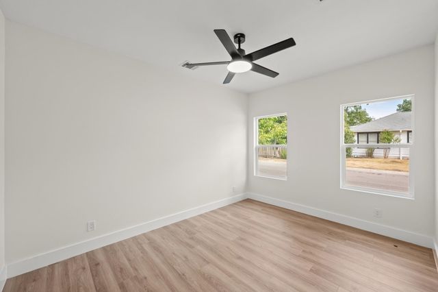 2102 S Church ST, Georgetown, TX 78626