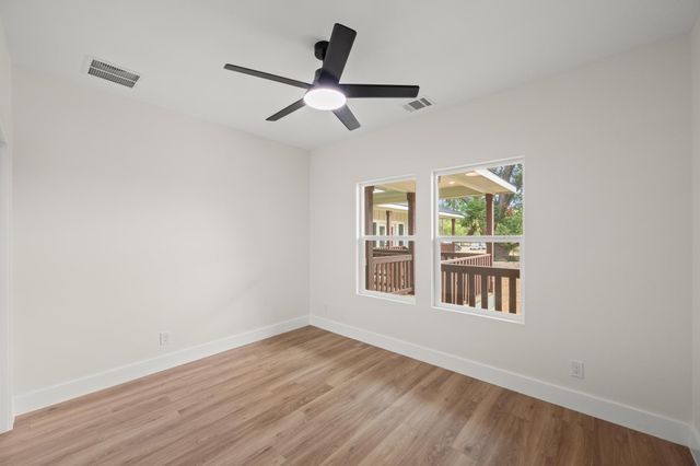 2102 S Church ST, Georgetown, TX 78626