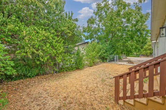 2102 S Church ST, Georgetown, TX 78626
