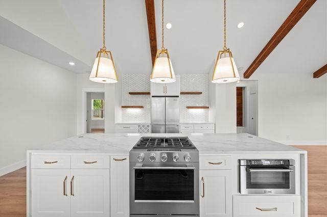 2102 S Church ST, Georgetown, TX 78626