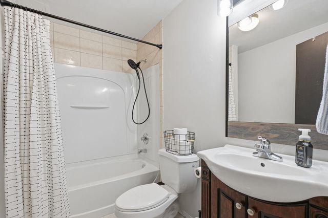 4222 N Dellrose, Wichita, KS 67220