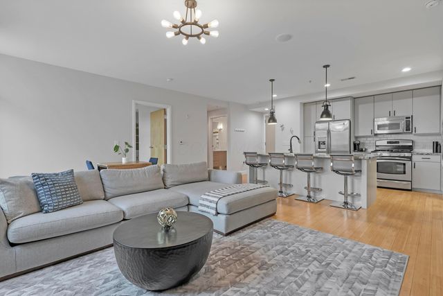 845 N High Street, 408, Columbus, OH 43215