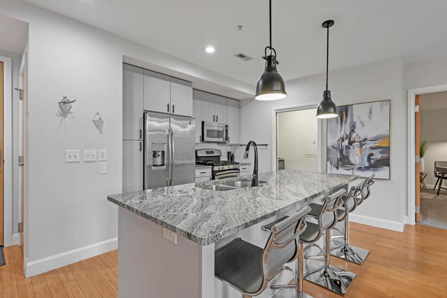 845 N High Street, 408, Columbus, OH 43215