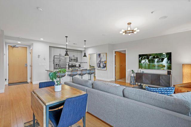 845 N High Street, 408, Columbus, OH 43215