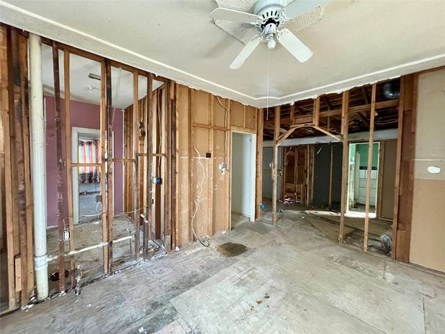 502 N Kramer Drive, Dallas, TX 75211