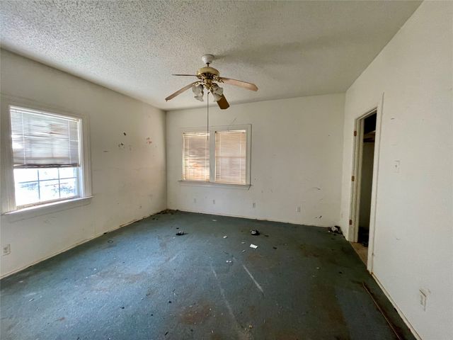 502 N Kramer Drive, Dallas, TX 75211