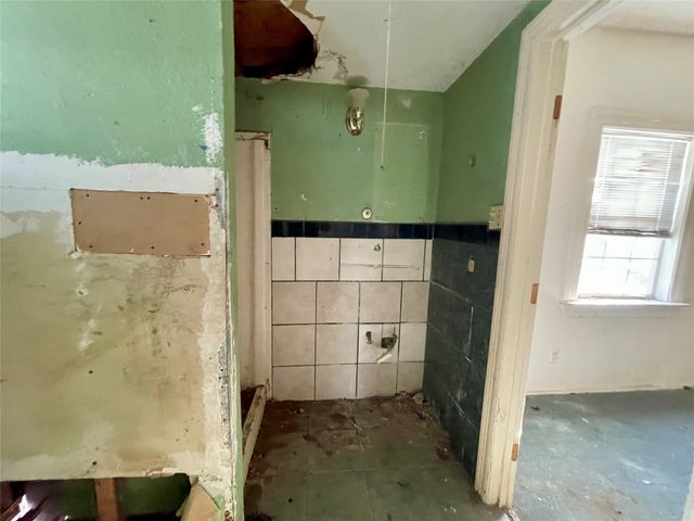 502 N Kramer Drive, Dallas, TX 75211