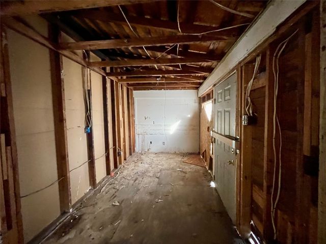 502 N Kramer Drive, Dallas, TX 75211