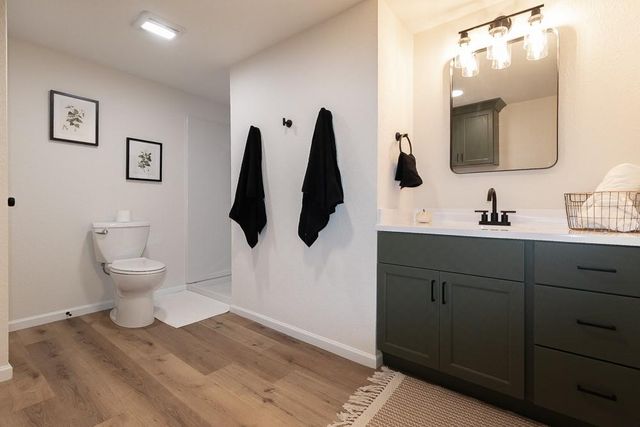 1524 E 28TH Terrace, Lawrence, KS 66046