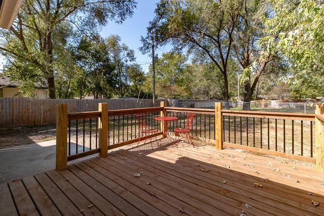 1524 E 28TH Terrace, Lawrence, KS 66046