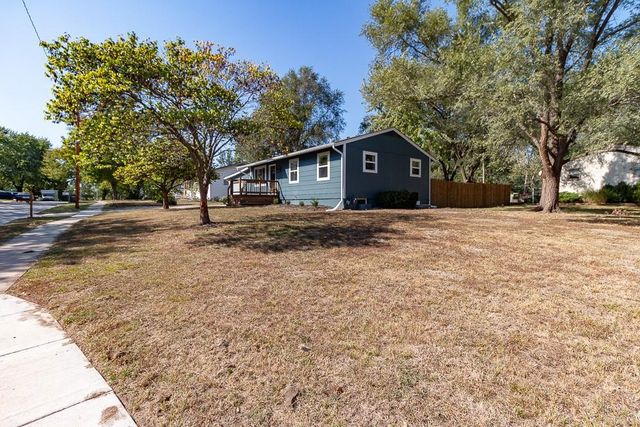 1524 E 28TH Terrace, Lawrence, KS 66046