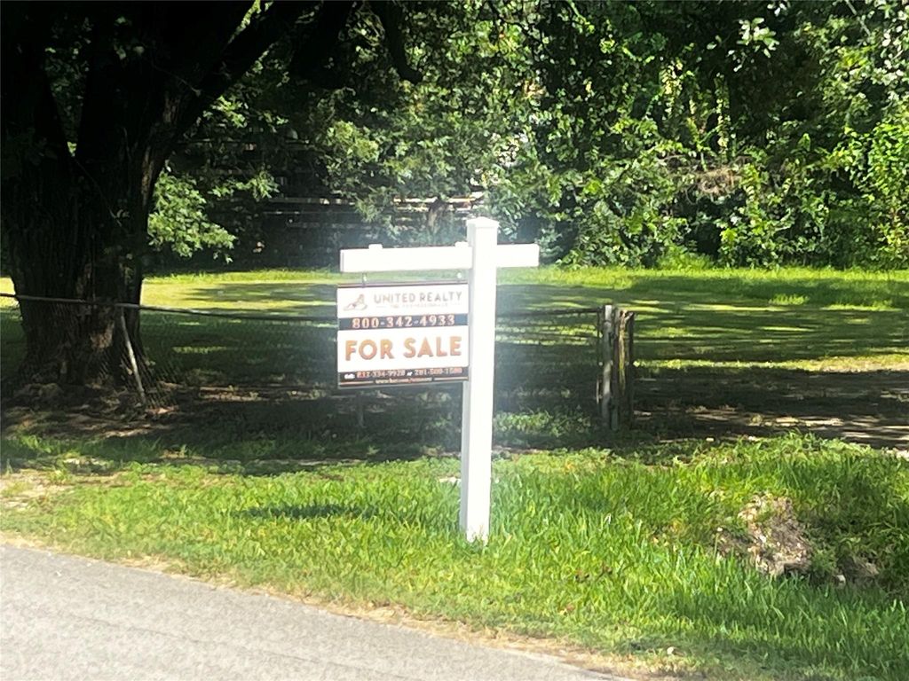 207 Gulf Pump Road, Crosby, TX 77532
