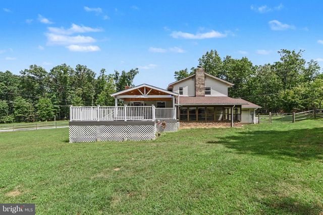 1142 PETERSBURG RD, Boiling Springs, PA 17007