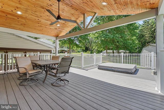 1142 PETERSBURG RD, Boiling Springs, PA 17007