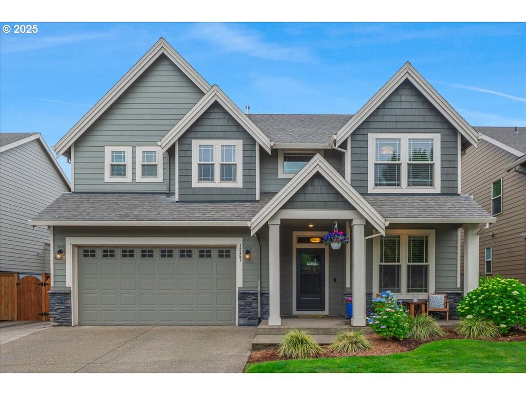 12457 SHENANDOAH Dr, Oregon City, OR 97045