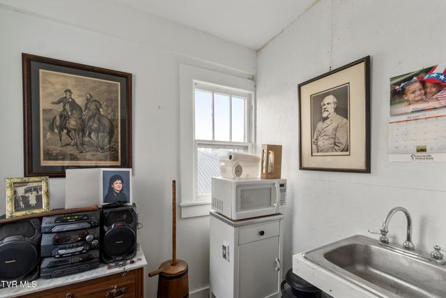 301 South Irish Street, Greeneville, TN 37743