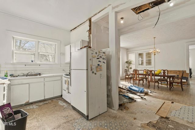 301 South Irish Street, Greeneville, TN 37743