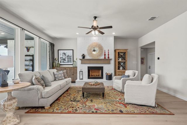 147 Rj Smith Drive, Boyd, TX 76023