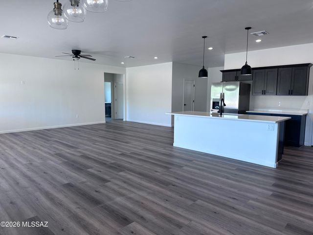 1297 E Old Homestead Road, Benson, AZ 85602