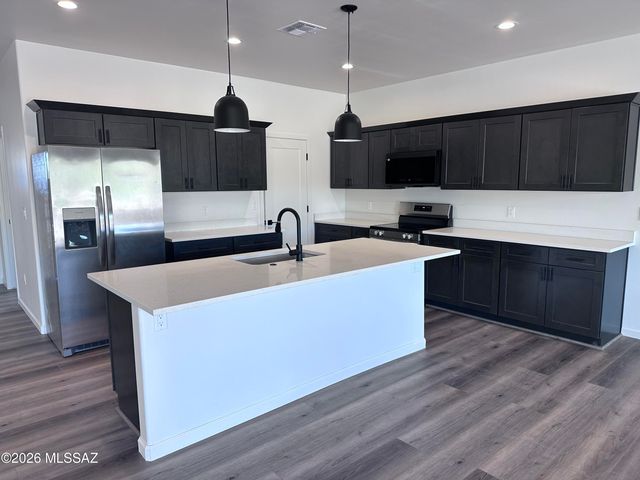 1297 E Old Homestead Road, Benson, AZ 85602