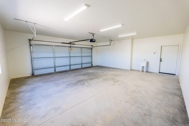 1297 E Old Homestead Road, Benson, AZ 85602