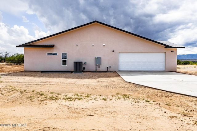 1297 E Old Homestead Road, Benson, AZ 85602
