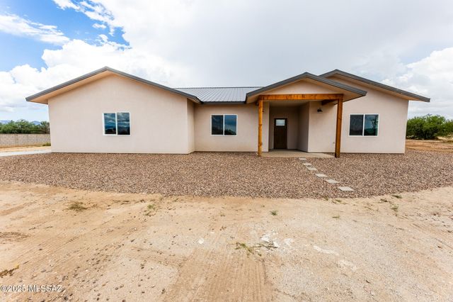 1297 E Old Homestead Road, Benson, AZ 85602