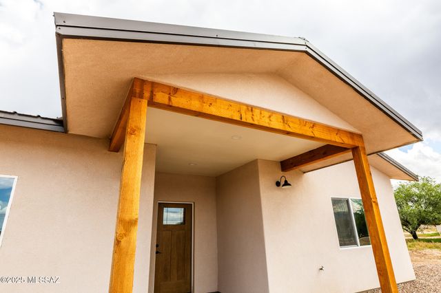 1297 E Old Homestead Road, Benson, AZ 85602