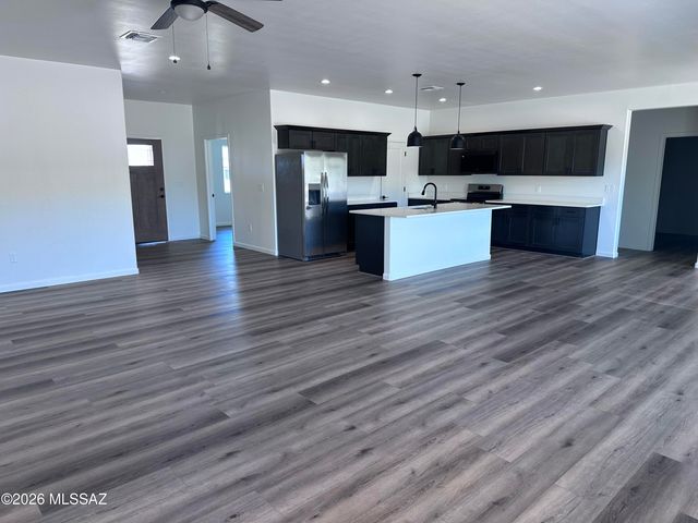 1297 E Old Homestead Road, Benson, AZ 85602