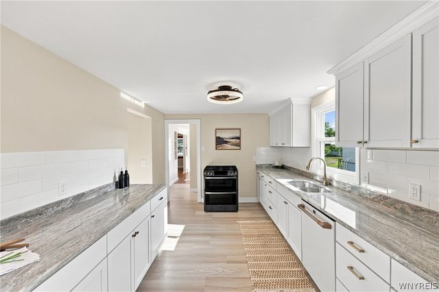 73 Susan Lane, Buffalo, NY 14220
