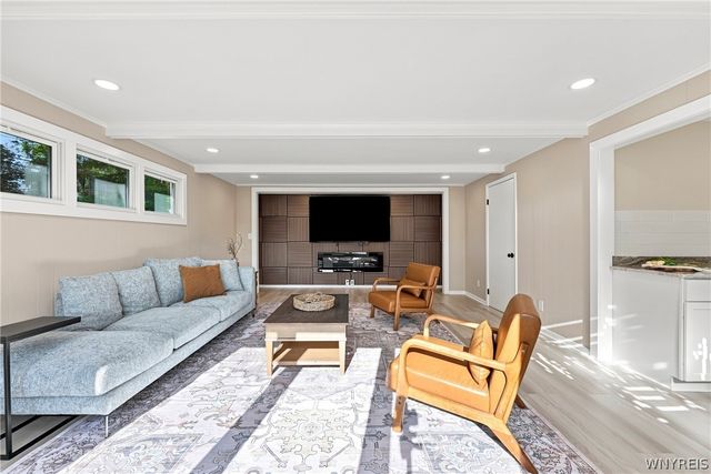 73 Susan Lane, Buffalo, NY 14220