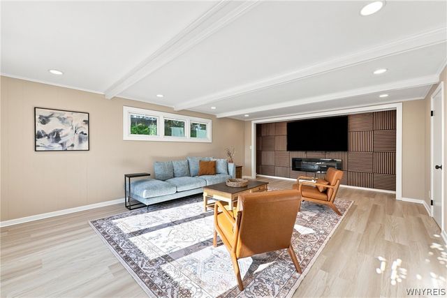 73 Susan Lane, Buffalo, NY 14220