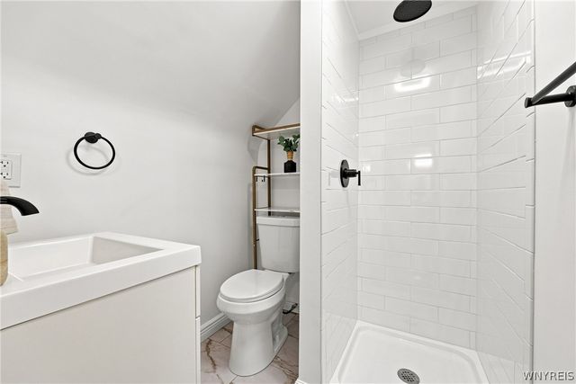 73 Susan Lane, Buffalo, NY 14220