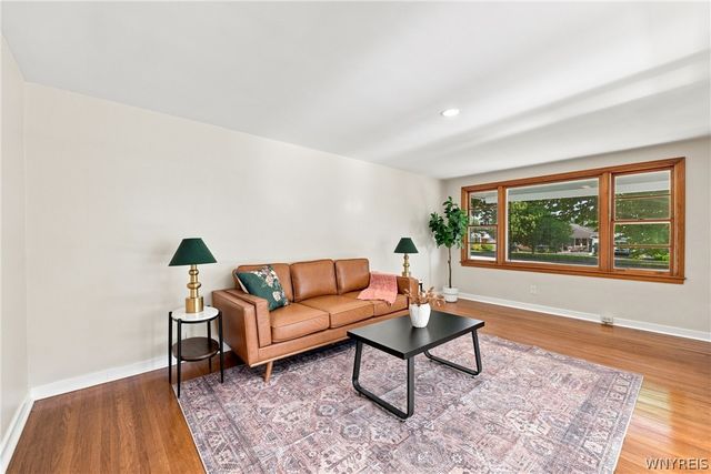 73 Susan Lane, Buffalo, NY 14220