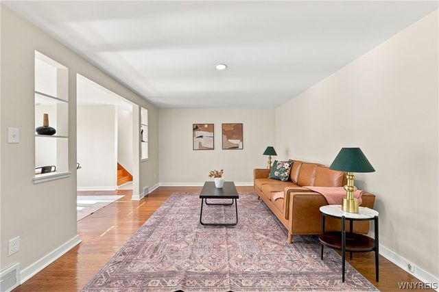 73 Susan Lane, Buffalo, NY 14220