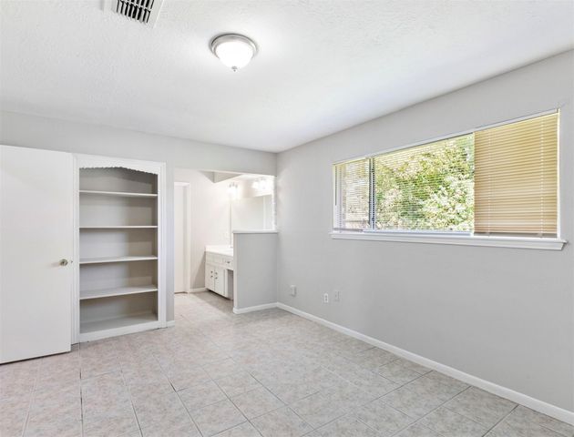 2402 Hilton Head Drive, Missouri City, TX 77459