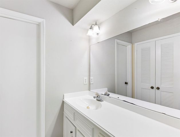 2402 Hilton Head Drive, Missouri City, TX 77459