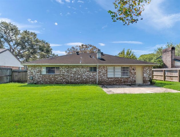 2402 Hilton Head Drive, Missouri City, TX 77459